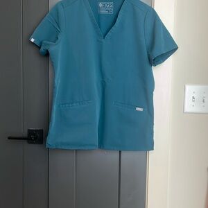 Figs Casma Three-Pocket Scrub Top in Caribbean Blue